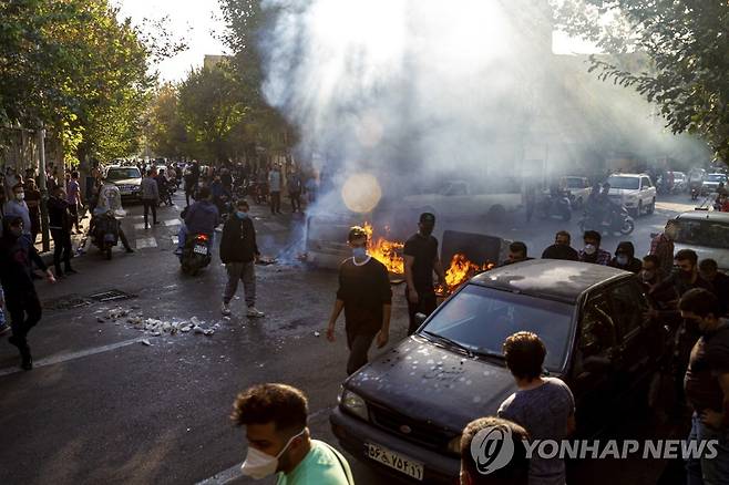 이란 반정부 시위 [AP 연합뉴스 자료사진. 재판매 및 DB 금지]