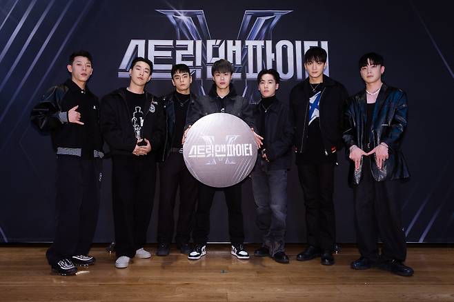 '스맨파' 파이널에 진출한 뱅크 투 브라더스 비지비·제이락, 저스트절크 제이호·영제이, 위댐보이즈 인규·바타, 앰비셔스 우태(왼쪽부터). 사진 제공=Mnet