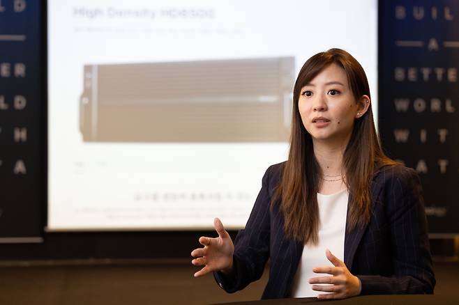 조앤 웡 시놀로지 아시아 태평양 세일즈 총괄 책임이 지난 9일 서울 중구 더플라자 호텔에서 조선비즈와 인터뷰하고 있다. /시놀로지 제공