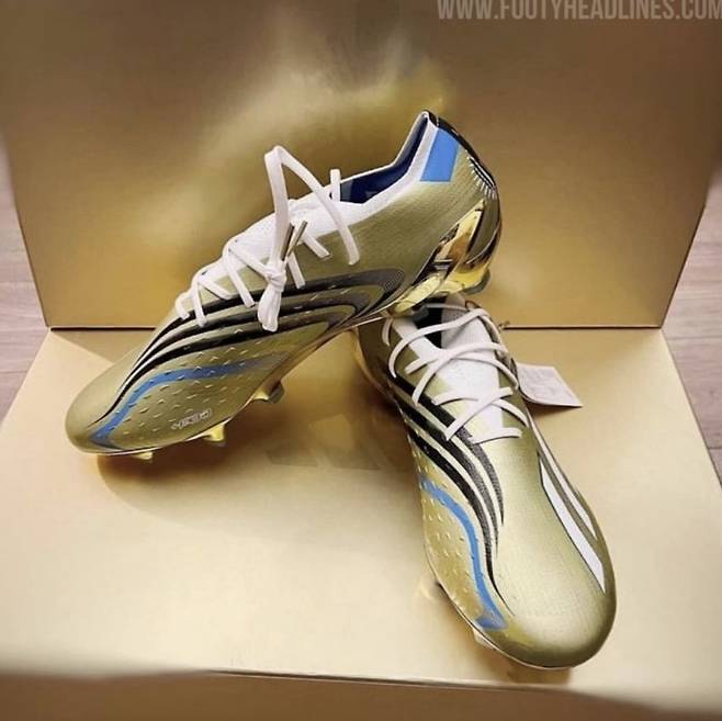 유출된 메시의 황금색 축구화. 사진 푸티헤드라인스 트위터