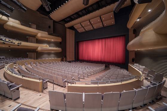 1335석 규모의 대극장 ‘LG시그니처홀’. [사진 LG아트센터 서울]