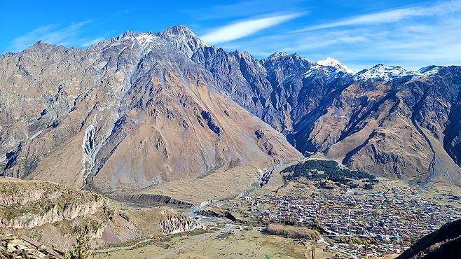 츠민다 사메바 교회에서 보이는 스테판 츠민다 마을.