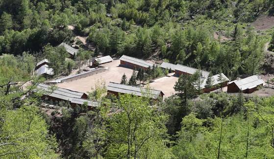 지난 2018년 5월 북한이 폭파했다고 주장한 풍계리 핵실험장의 관리지휘소 모습. 〈사진=사진공동취재단〉