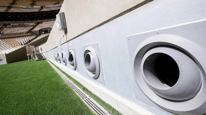 카타르 알 베이트 경기장에 설치된 송풍구. 관람석으로 시원한 공기가 나와 경기장 내 온도를 조절한다. qatar foundation 제공