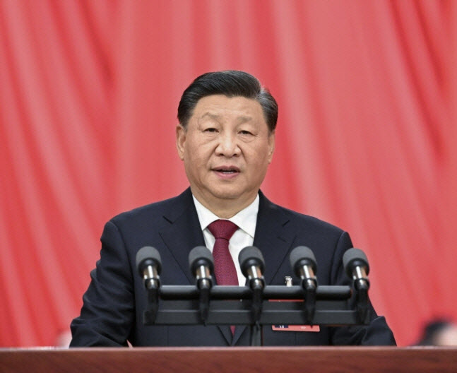 시진핑 중국 국가주석이 16일 베이징 인민대회당에서 열린 20차 중국 공산당 전국 대표대회(당 대회) 개막식에서 발언하고 있다. (사진=신화/연합뉴스)