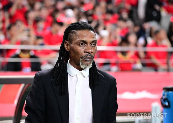 리고베르 송 카메룬 감독. 서형권 기자