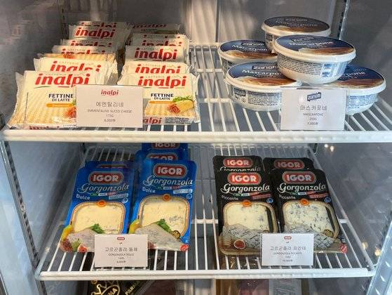 이탈리아 지역에서 전통 방식에 따라 만든 제품을 맛보고 싶다면 'DOP' 인증 마크가 있는 걸 고르면 된다. 최승표 기자