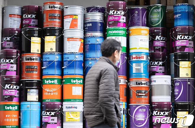 서울의 한 페인트 판매 업체 2022.3.8/뉴스1 ⓒ News1 이재명 기자