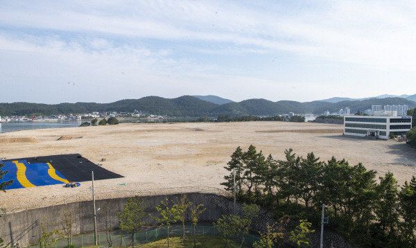 부산시의 공공기여협상 대상인 기장군 옛 한국유리 부지. 국제신문DB