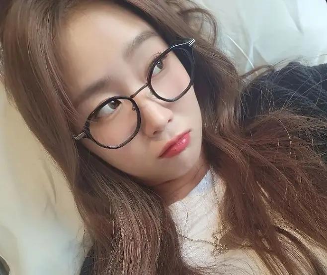 고등학교 수련회에서 노래 불렀다가 바로 캐스팅된 걸그룹 멤버 | 뉴스에이드