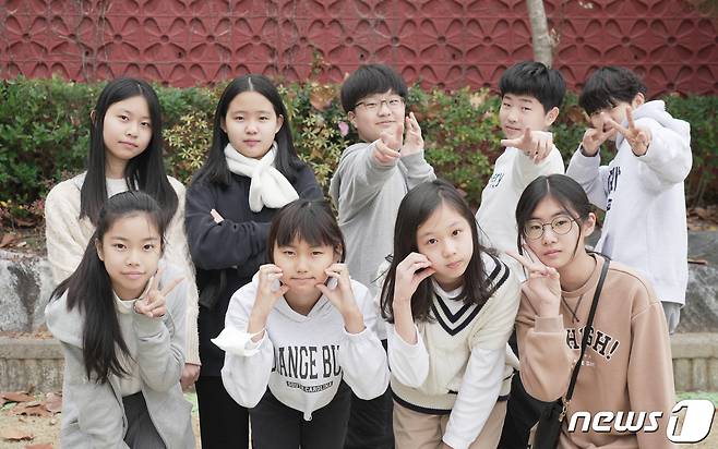 광주 화개초등학교 크리에이터 동아리 회원들. ⓒ News1