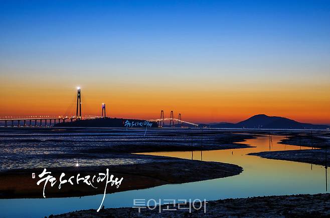 '천사대교 너머에' 전시회 사진-사진 작가 박상돈