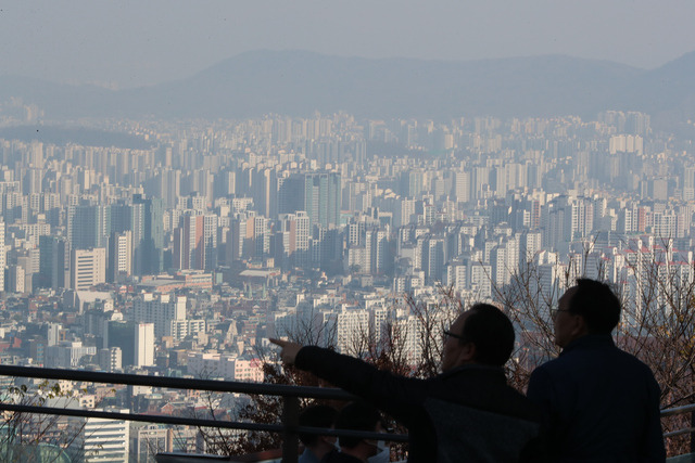 서울 남산에서 바라본 서울 시내 아파트 단지 모습. 뉴시스