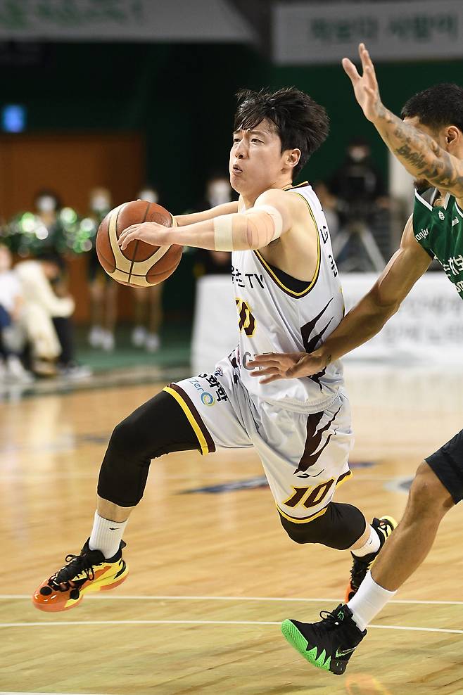 LG 윤원상. 사진제공=KBL