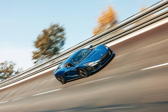 크로아티아의 전기차 제조사 리막의 첫 모델 '네베라'가 최고시속 412km를 기록했다. /사진제공=리막