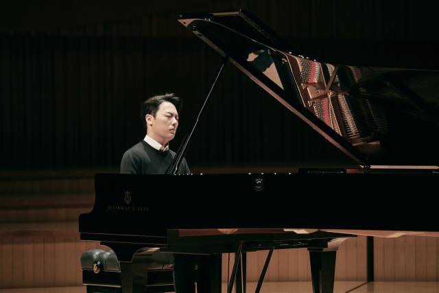 피아니스트 신창용. 사진 제공=롯데문화재단