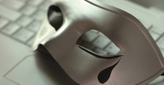 악플러들은 불특정 다수에게 음란물을 유포하듯 진정한 분노의 순기능을 약화시키는 ‘분노 포르노’를 전파한다. [중앙포토]