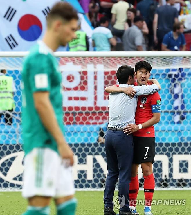 손흥민, 카타르서도 새 역사 도전 2018 러시아 월드컵에서 독일을 격파하고 눈물 흘리는 손흥민(오른쪽) [연합뉴스 자료사진] photo@yna.co.kr