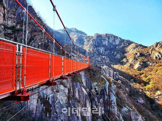 월출산의 명물인 구름다리