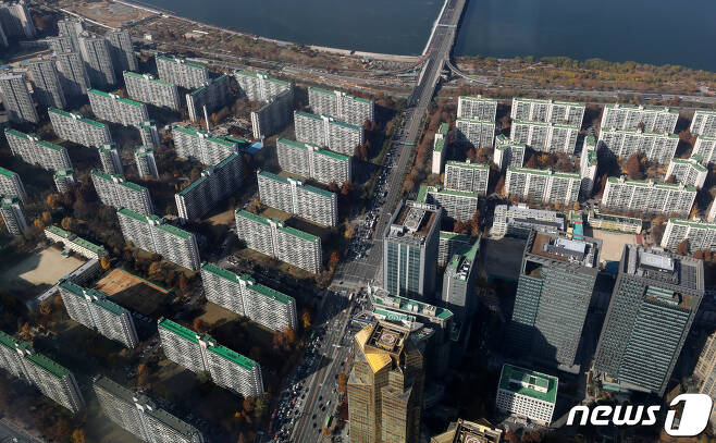 사진은 20일 오후 서울 시내 아파트 모습. 2022.11.20/뉴스1 ⓒ News1 김진환 기자