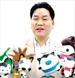 김영화 투빗 대표가 애니메이션 ‘하니와 숲속친구들’에 대해 설명하고 있다.  /김병언 기자