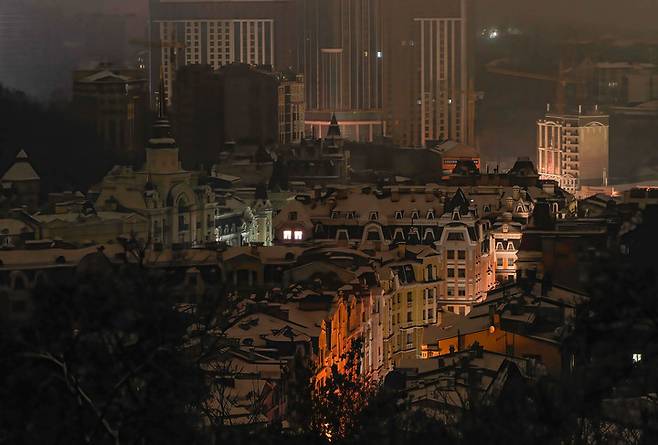 러시아가 미사일 70발 이상 날린 23일 수도 키이우 정전 *재판매 및 DB 금지