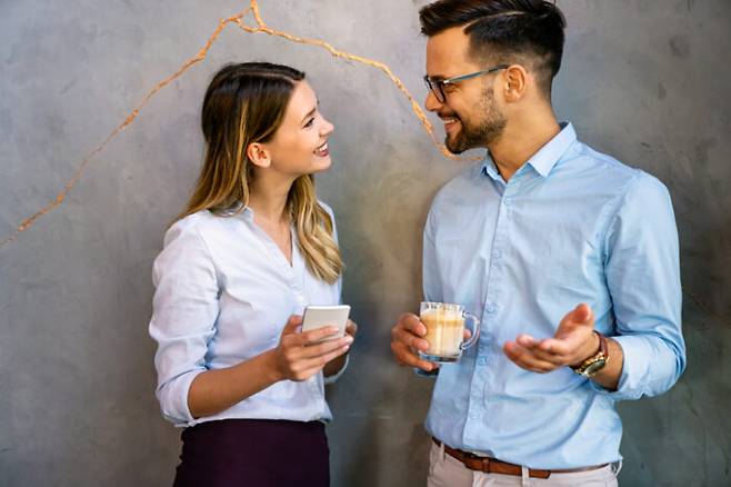 얼굴 표정 변화를 잘 읽으면 상대방의 감정 상태를 파악할 수 있다. [사진=게티이미지뱅크]