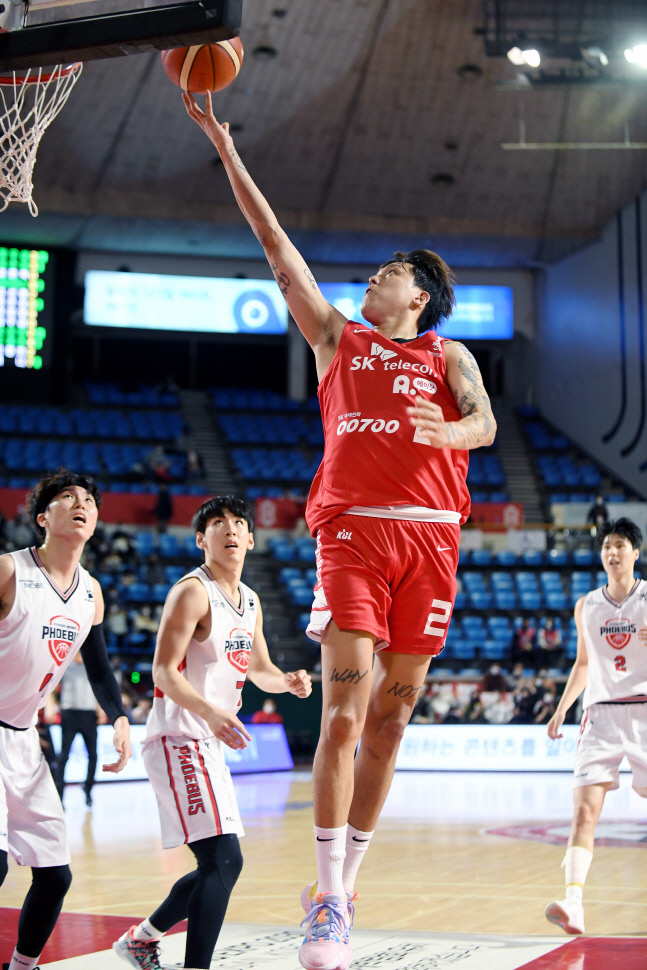 서울 SK 최준용이 부상을 털고 24일 울산 현대모비스전에서 복귀했다. 사진제공 | KBL