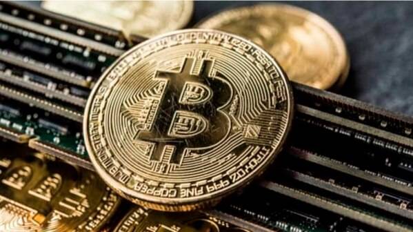 비트코인을 형상화한 이미지 컷.