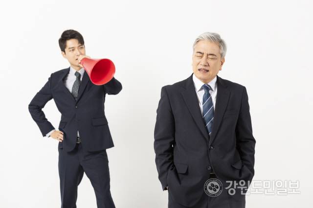 ▲ 벌써부터 차기 대권주자에 관심이 쏠리는 이유는 초박빙으로 승패가 갈린 이후, 절반의 국민의 소리를 들으려 하지 않는 승자의 배타적 정치 때문은 아닌지 돌아볼 일이다.