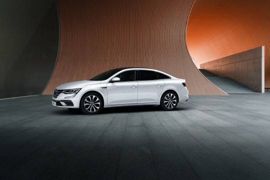 르노코리아자동차 ‘SM6 필’ 신규 트림. 르노코리아자동차 제공