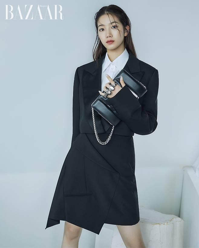 사진출처: 하퍼스바자 코리아(Harper's BAZAAR Korea)