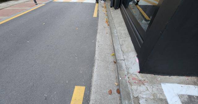 '재벌집 막내아들' 팝업 스토어는 많은 시청자들에게 관심을 받았다. 입장을 원하는 이들은 우측의 노란 선 안쪽에 줄을 섰다. 정한별 기자