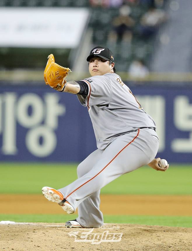 ▲ 28일 채은성 보상선수로 LG에 지명된 윤호솔. ⓒ한화 이글스