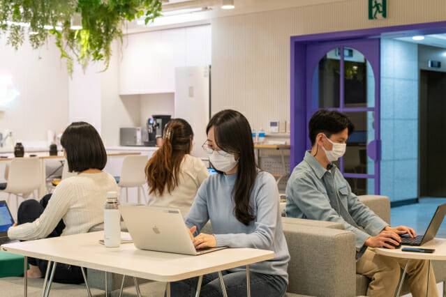 엘리스 사무실 풍경