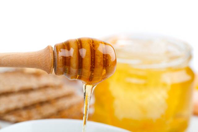 흑설탕·꿀·인공감미료는 단맛을 내면서도 설탕보다 혈당을 덜 올린다고 알려졌지만, 과다 섭취할 경우 설탕과 마찬가지로 몸에 해로우니 적당히 먹어야 한다./사진=클립아트코리아