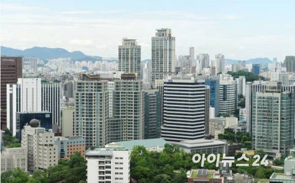 부회장, 사장급, 전무급 임원은 줄어든 반면 부사장급, 상무급 임원이 대폭 증가하며 세대교체의 흐름이 뚜렷했다. [사진=아이뉴스24 DB]