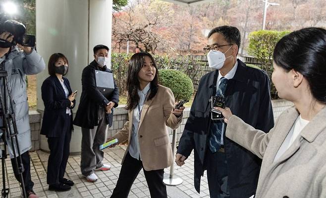 곽상도 전 국회의원이 지난 28일 오후 서울 서초구 서울중앙지방법원에서 열린 '대장동 개발 뇌물 혐의'와 관련 30차 공판에 출석하고 있다. /사진=뉴시스