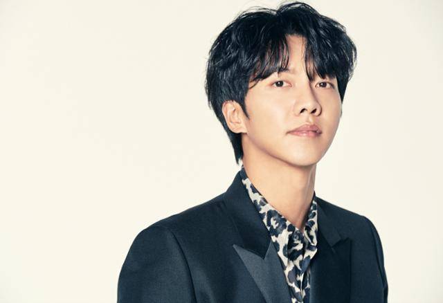 이승기가 '집사부일체' 하차설에 휩싸인 가운데 프로그램 측이 입을 열었다. 후크 엔터테인먼트 제공