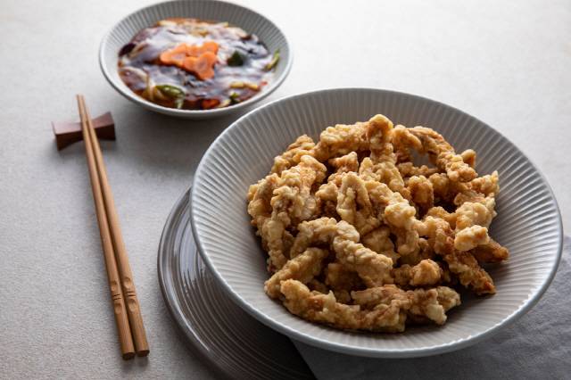 소스에는 나트륨이 많이 들어있다. 음식을 먹을 때 소스를 따로 덜어놓고 조금씩 찍어 먹는 게 좋다./사진=클립아트코리아