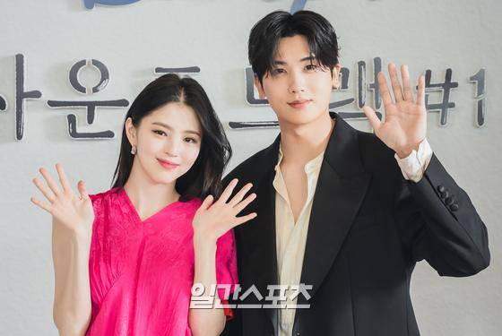 '사운드트랙#1'의 한소희(왼쪽), 박형식. 사진=디즈니플러스 제공