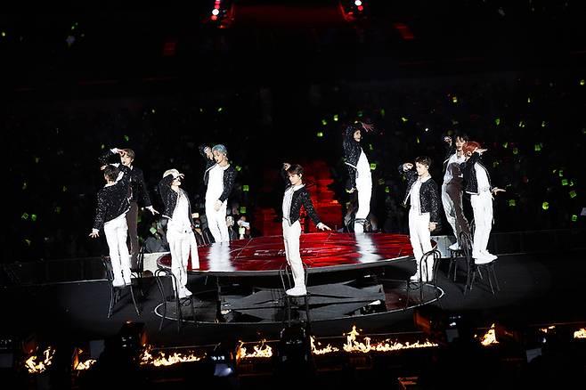 [서울=뉴시스] NCT 127 올림픽주경기장 콘서트. 2022.10.23. (사진 = SM엔터테인먼트 제공) photo@newsis.com*재판매 및 DB 금지 *재판매 및 DB 금지