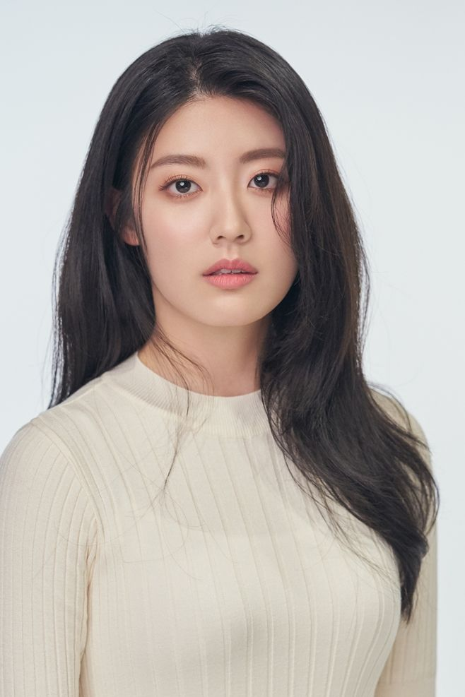 남지현 프로필. 매니지먼트 숲 제공