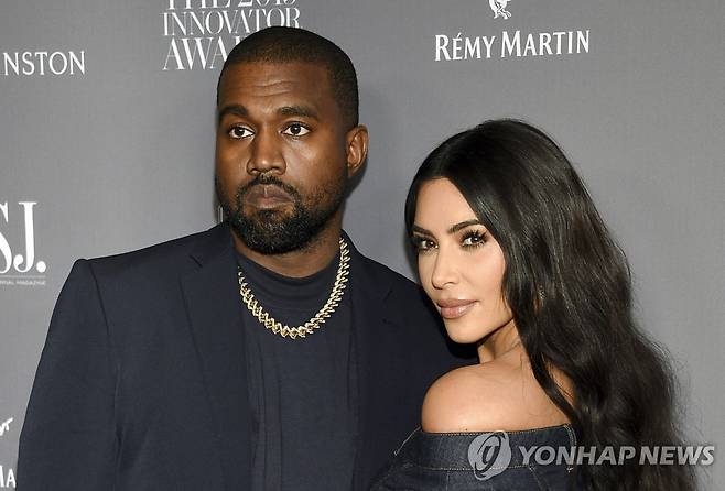 미국 힙합 가수 예(오른쪽)와 모델 겸 패션 사업가 킴 카다시안 [AP 연합뉴스 자료사진. 재판매 및 DB 금지]
