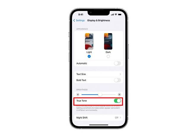 아이폰의 True Tone 기능, 출처=애플 홈페이지