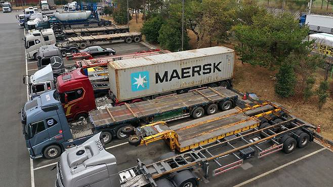 화물연대 파업에 멈춰 선 화물차 (사진=연합뉴스)