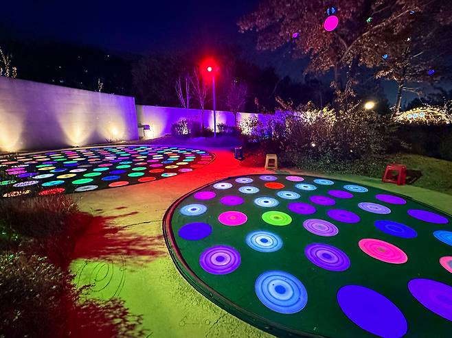 이천, 빛과 조명을 이용한 별빛정원우주의 환상적인 풍경. 사진제공|최갑수