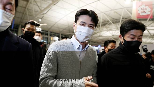 엑소 세훈 '멋진 미소로 인사'[★영상]