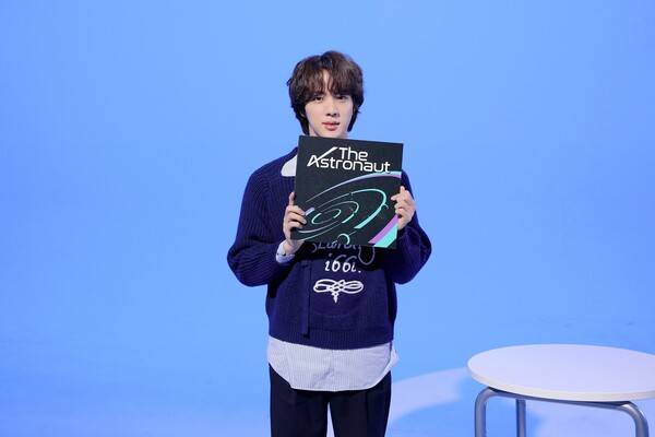 오는 13일 군입대를 앞둔 방탄소년단 멤버 진, 사진제공=빅히트뮤직