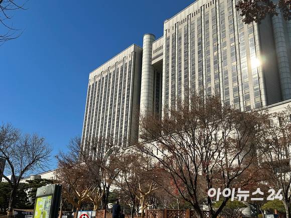 2일 서울중앙지방법원에서 위믹스 거래지원종료결정 효력정지가처분 심리가 열린 가운데 오는 7일 가처분 인용 여부가 주목되고 있다. [사진=박예진 기자]